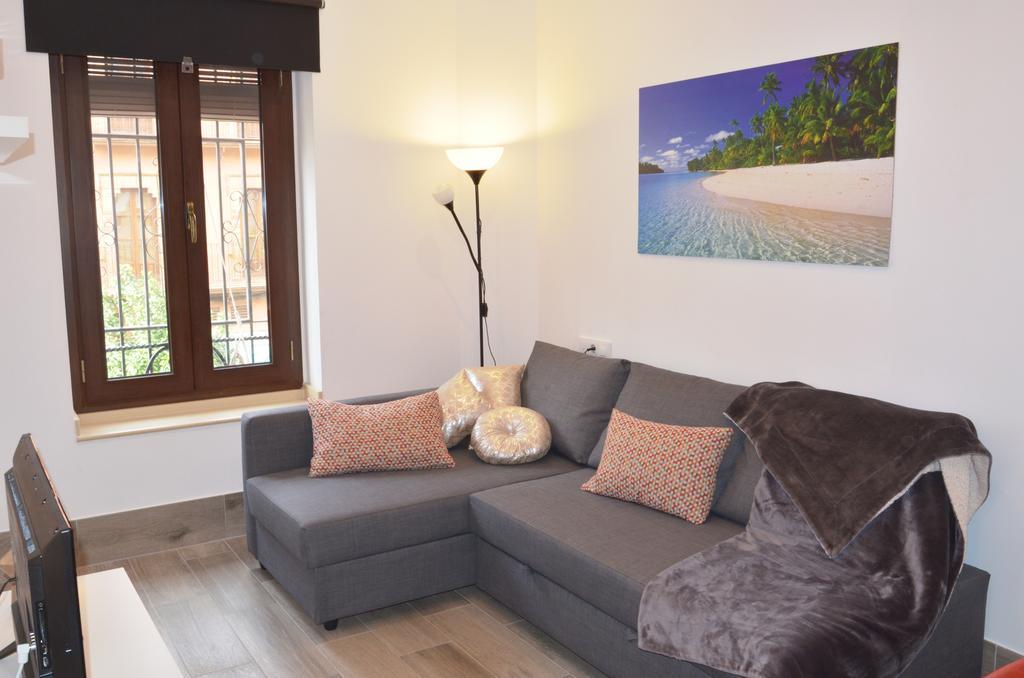 Apartamento San Jacinto Sevilla Exteriör bild