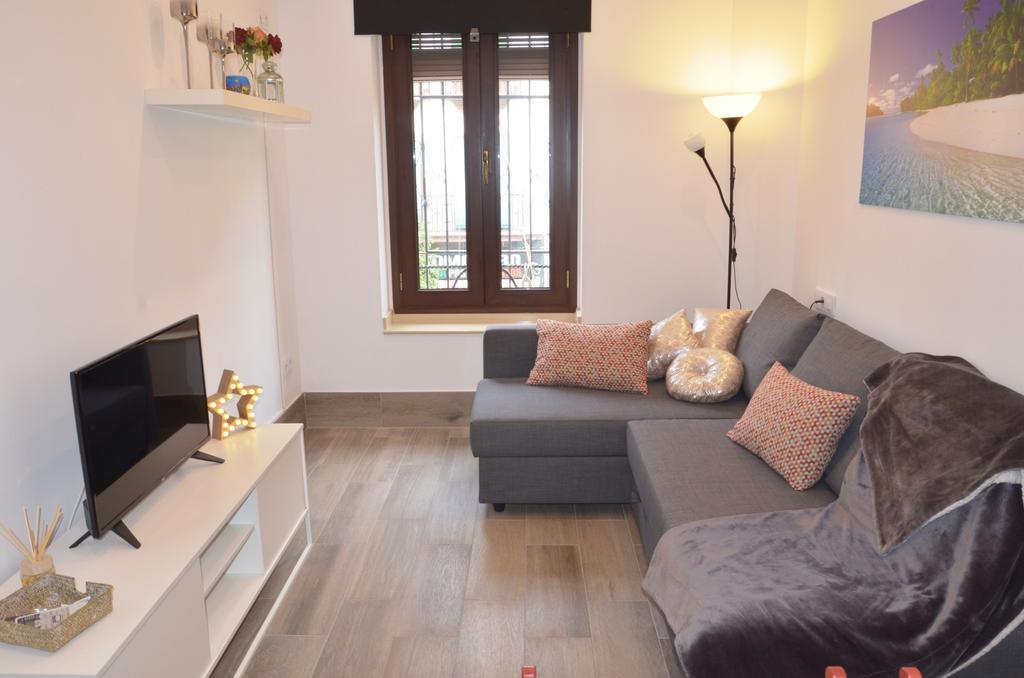 Apartamento San Jacinto Sevilla Exteriör bild